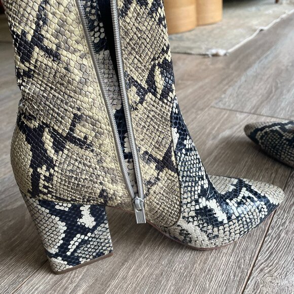 LOEFFLER RANDALL ISLA ANKLE BOOTIE- Sz 7 - Picture 4 of 6